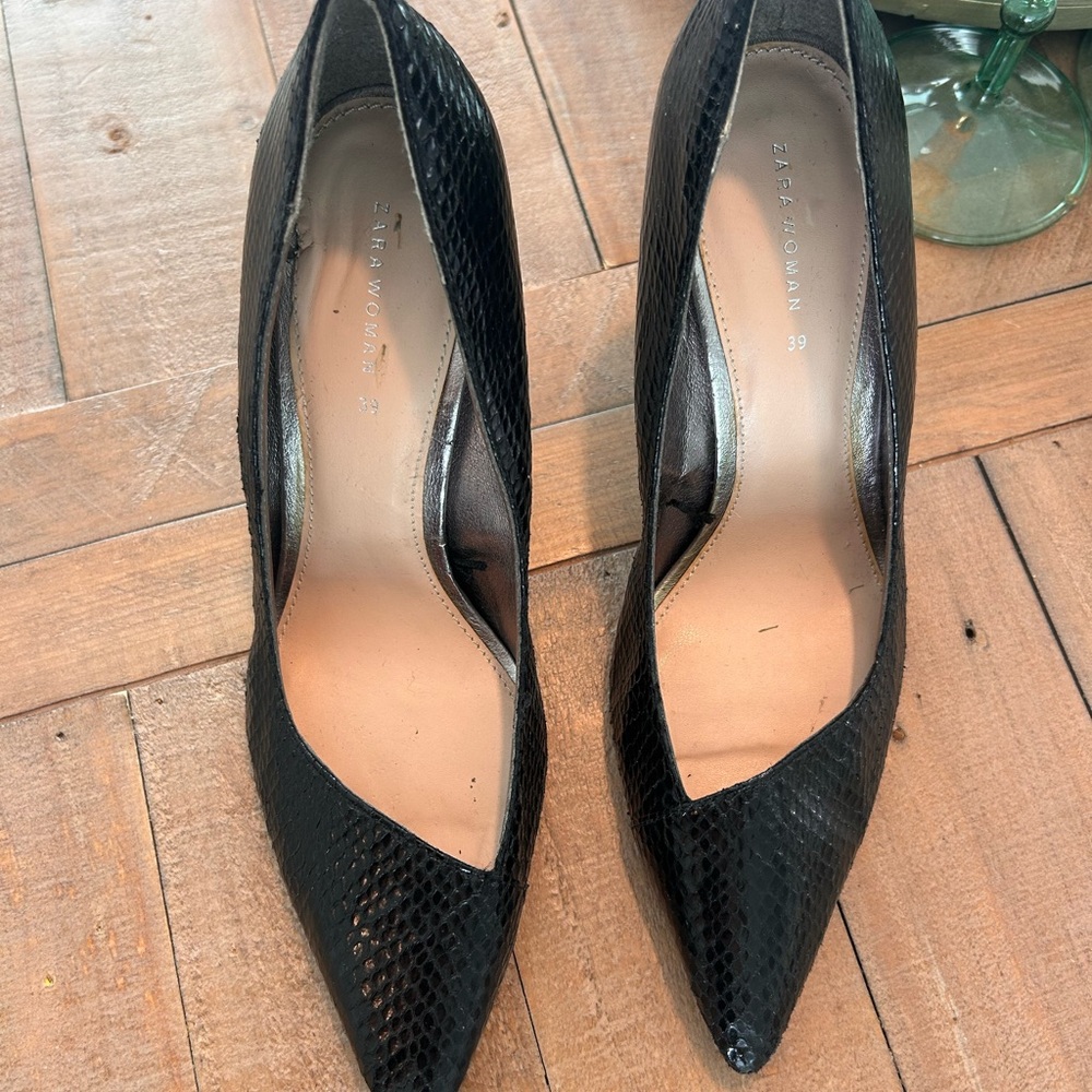 Zara Black Pointed Toe Leather Pumps